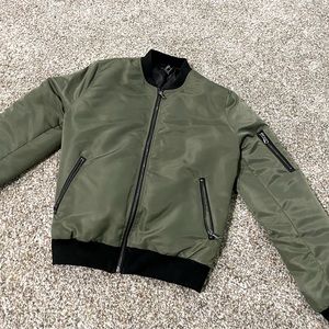 Green forever21 bomber jacket size medium